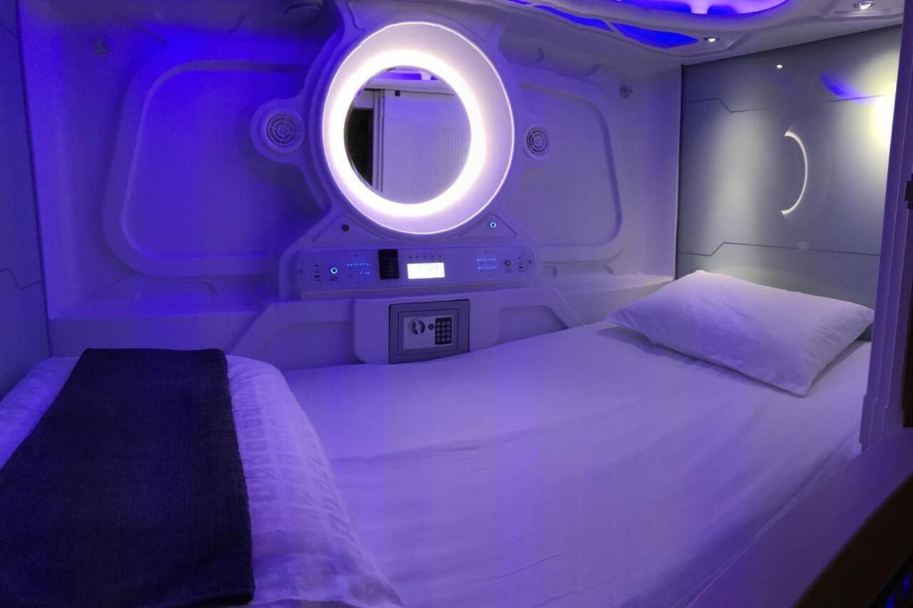 Отель Atlantis Pods @ Chinatown Сингапур Экстерьер фото