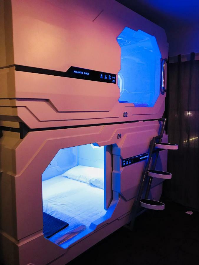 Отель Atlantis Pods @ Chinatown Сингапур Экстерьер фото